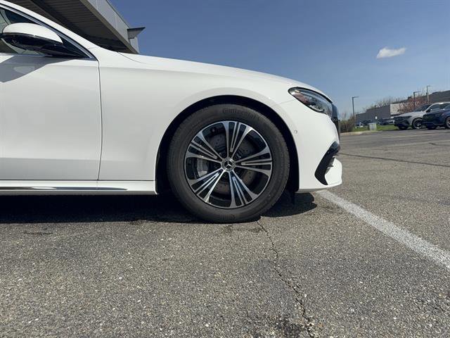 New 2026 Polar White Mercedes-Benz E 450 4MATIC® image 26