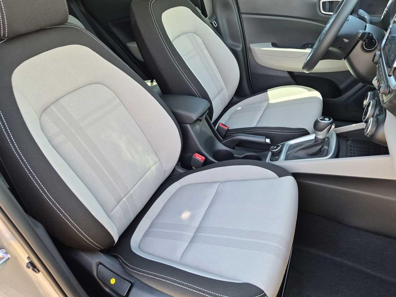 New 2026 Shimmering Silver Hyundai SEL image 21