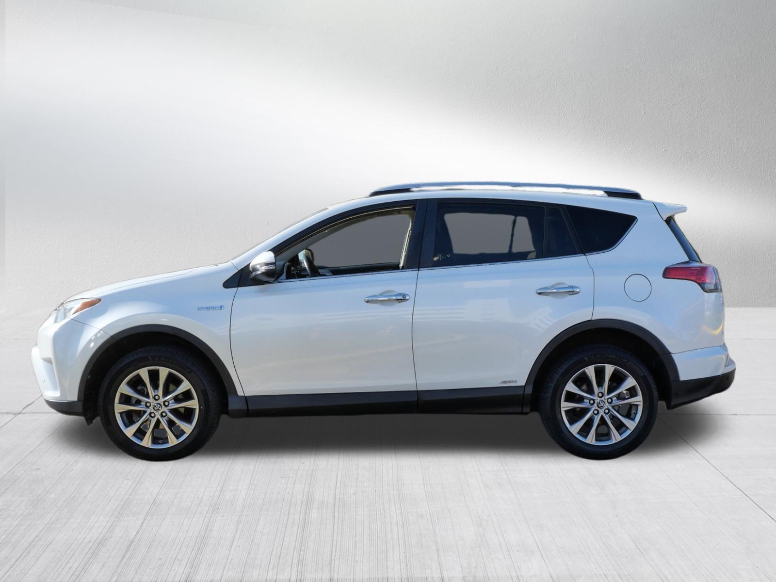 Certified Used 2018 Blizzard Pearl Toyota Hybrid Limited image 4