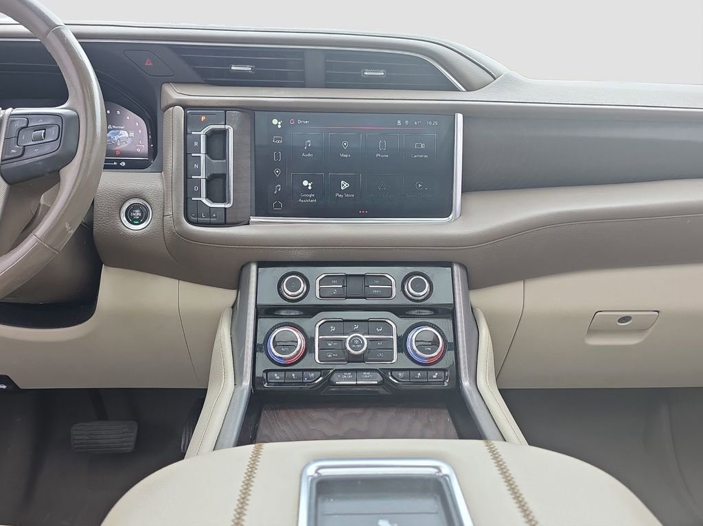 Used 2022 White Frost Tricoat GMC Denali image 14