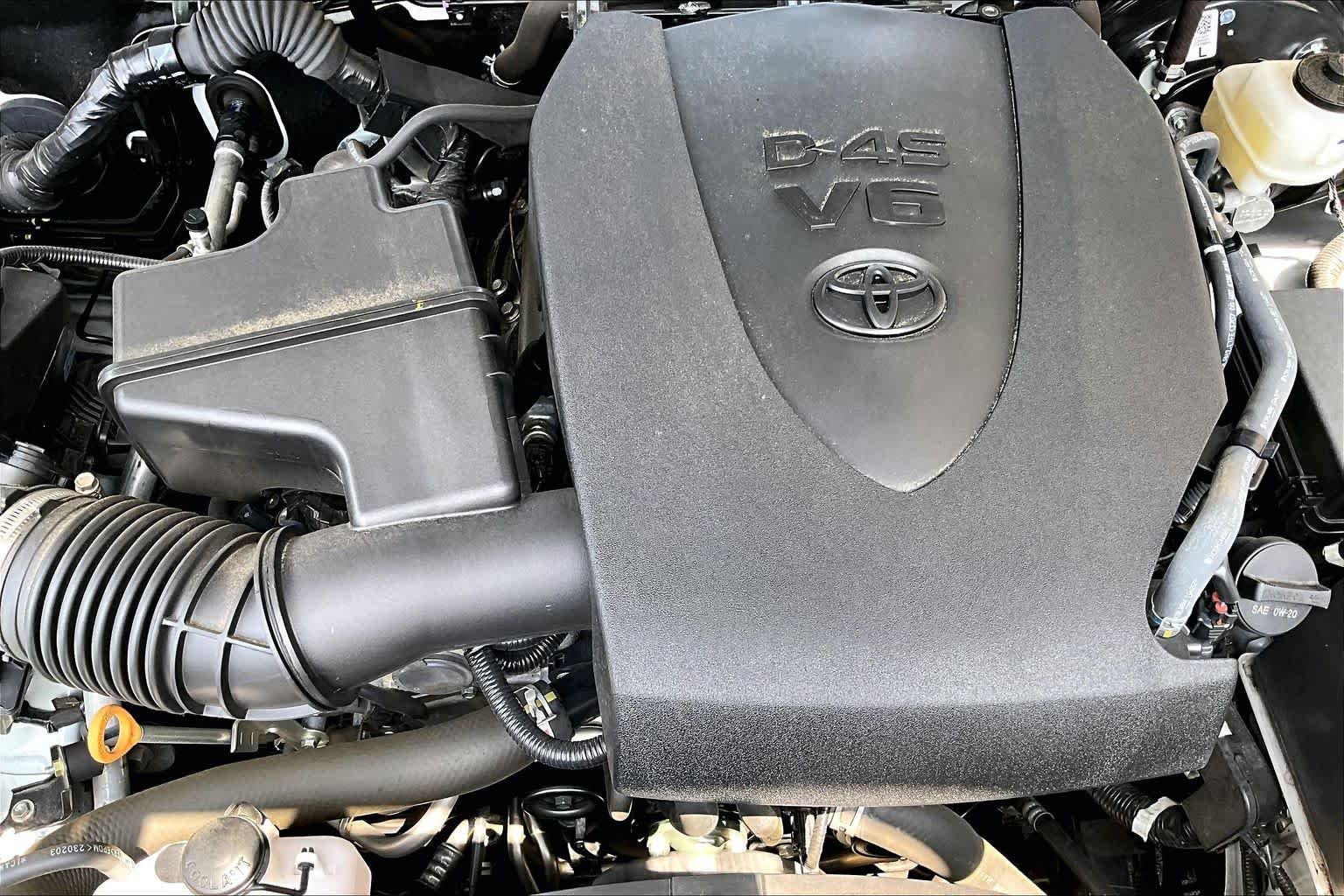 Used 2023 Ice Cap Toyota Limited image 33