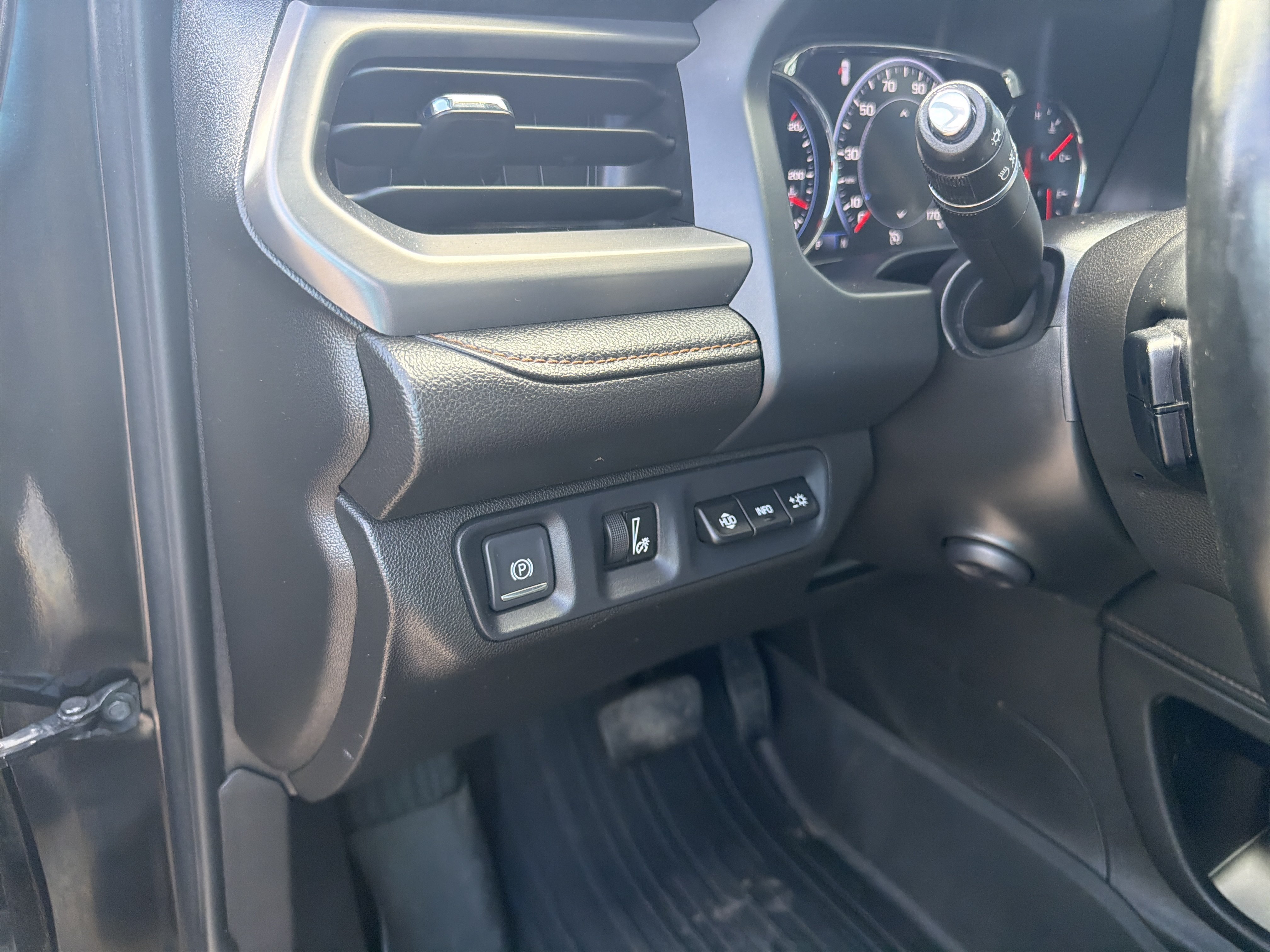 2023 GMC Acadia AT4 - Photo 19
