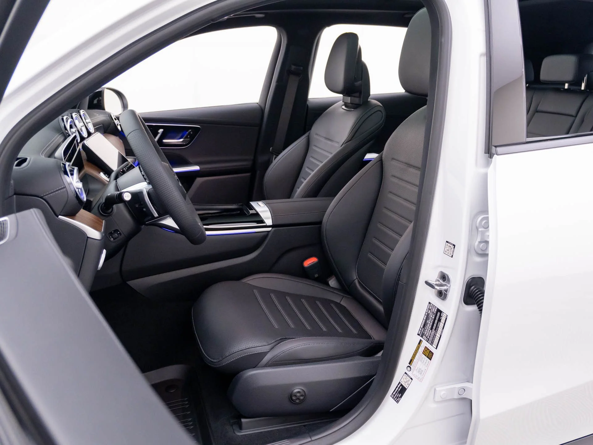 New 2026 White Mercedes-Benz GLC 300 image 17