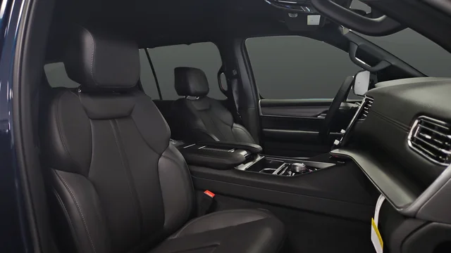 New 2026 Fathom Blue Pearl-Coat Exterior Paint Jeep Limited Altitude image 25