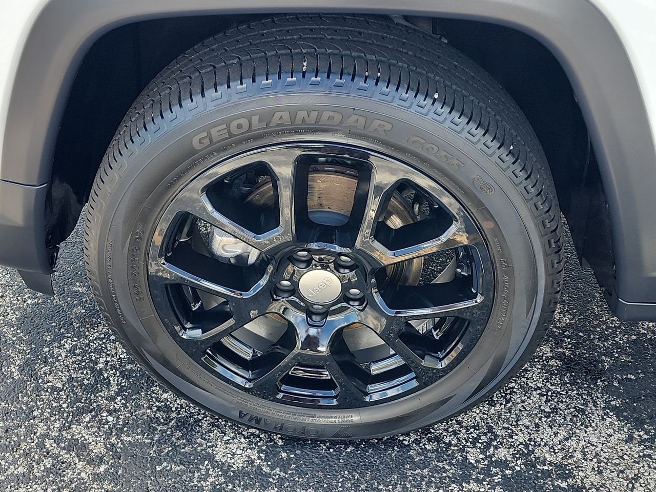 Used 2022 White Jeep Latitude Lux image 10