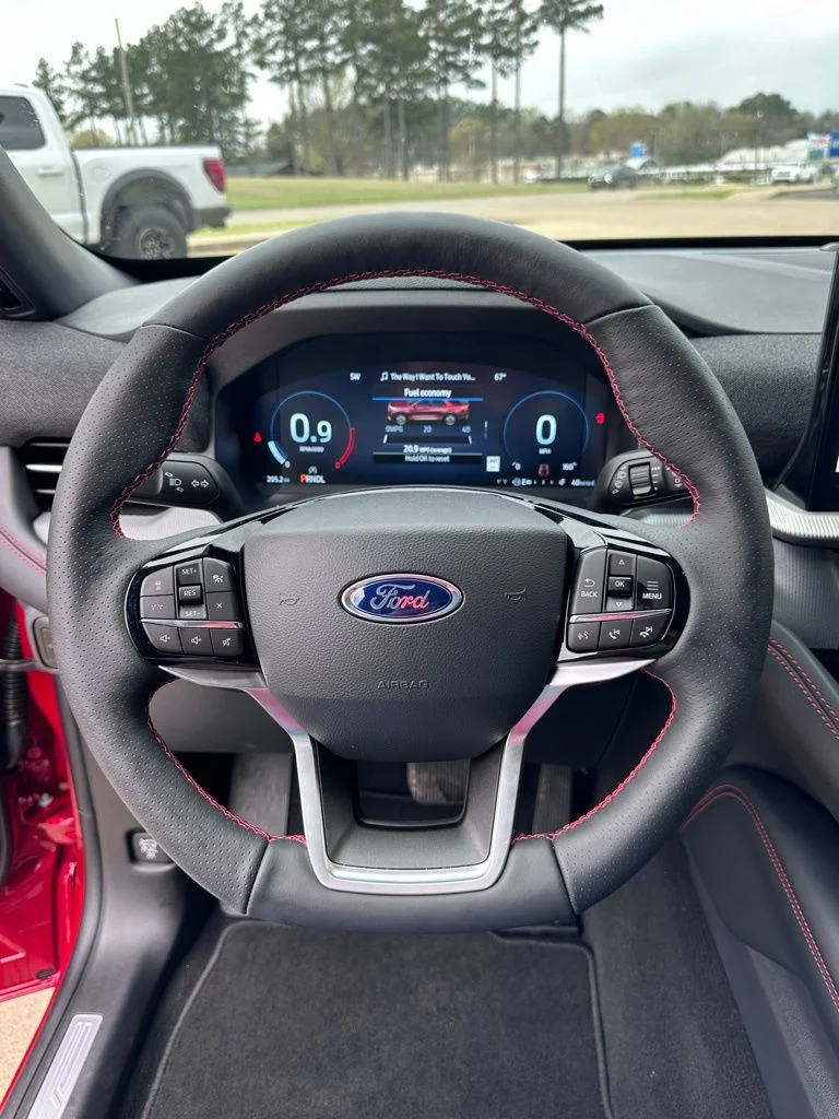 2026 Ford Explorer ST-Line - Photo 14
