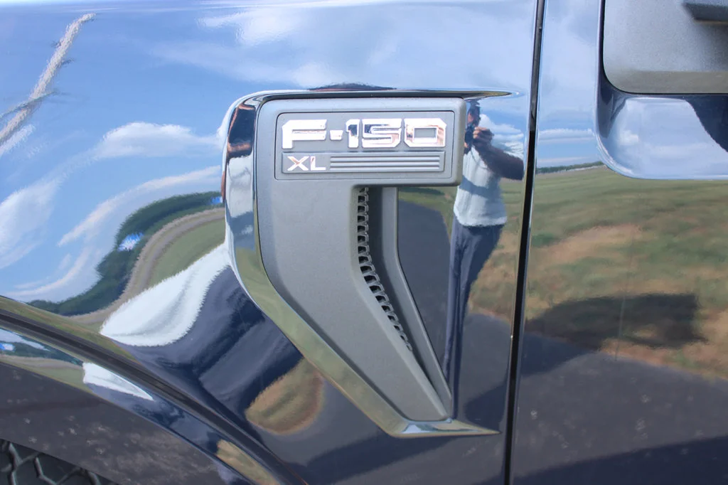 Used 2024 Blue Metallic Ford XL image 7