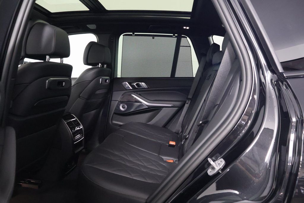 New 2026 Black Sapphire Metallic BMW M60i image 6
