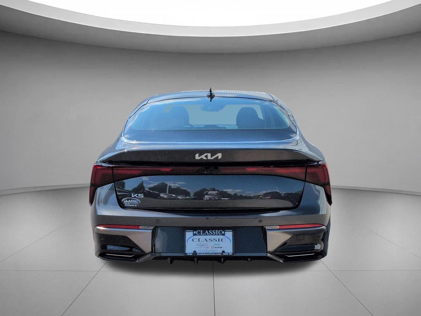 Used 2025 Interstellar Gray Kia EX image 4