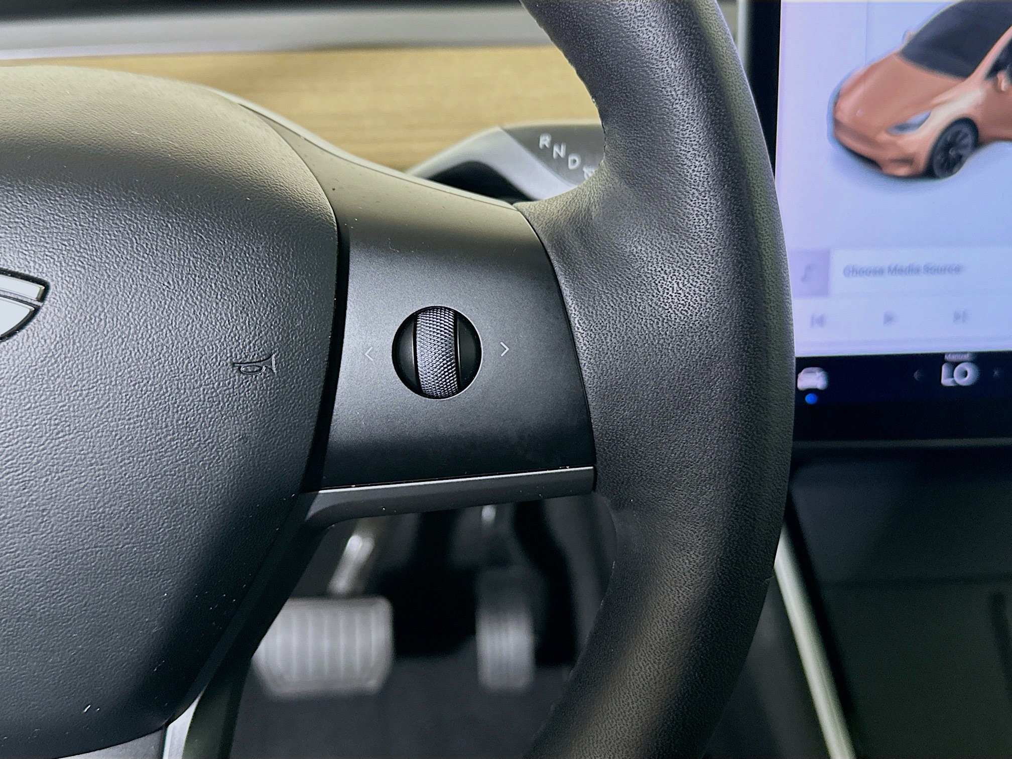 Used 2021 White Tesla Standard Range image 17