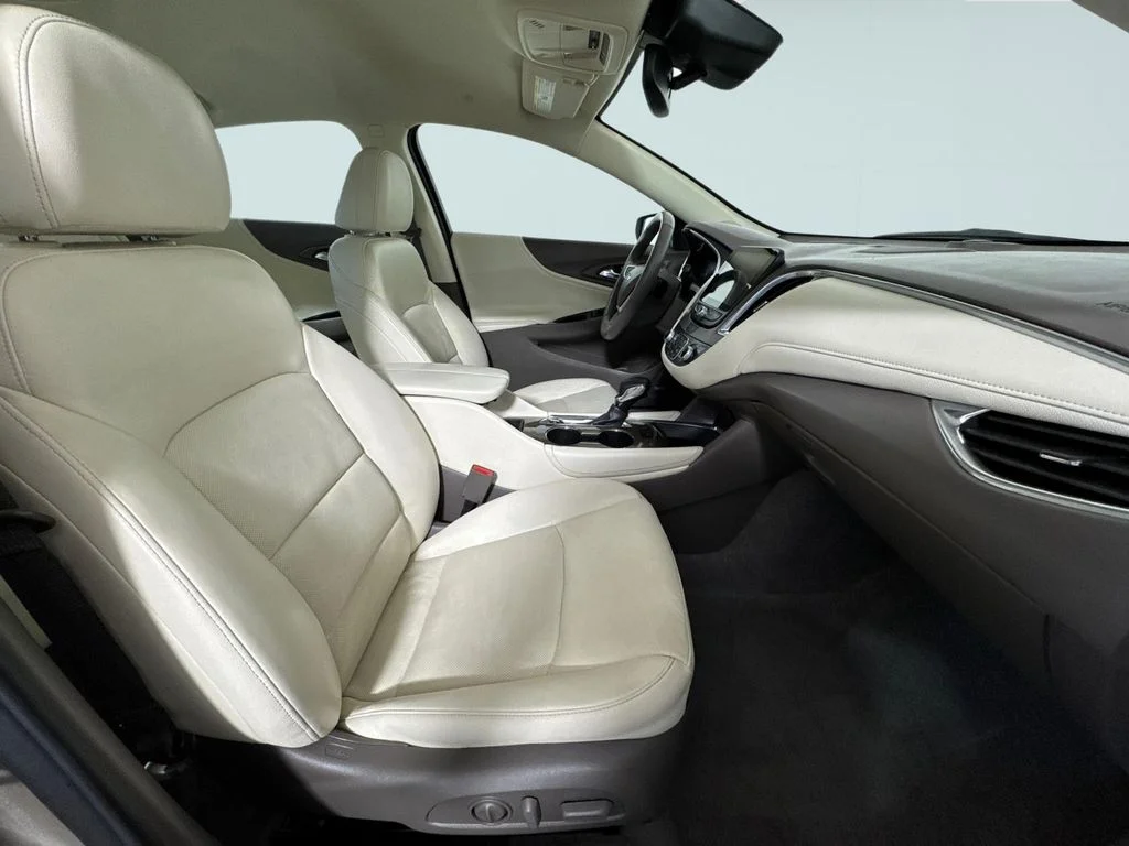 Used 2024 Gray Chevrolet LT image 8