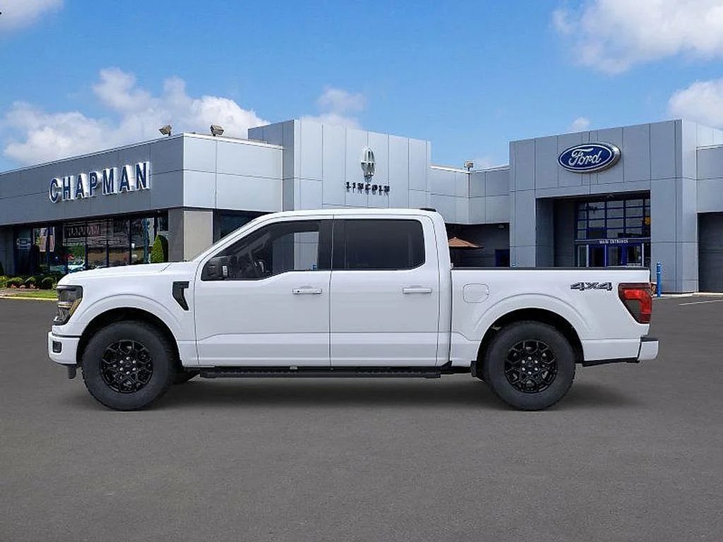 New 2026 Oxford White Ford XLT image 3
