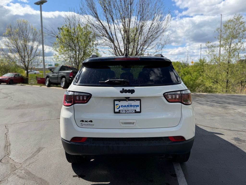 Used 2019 White Jeep Latitude image 4