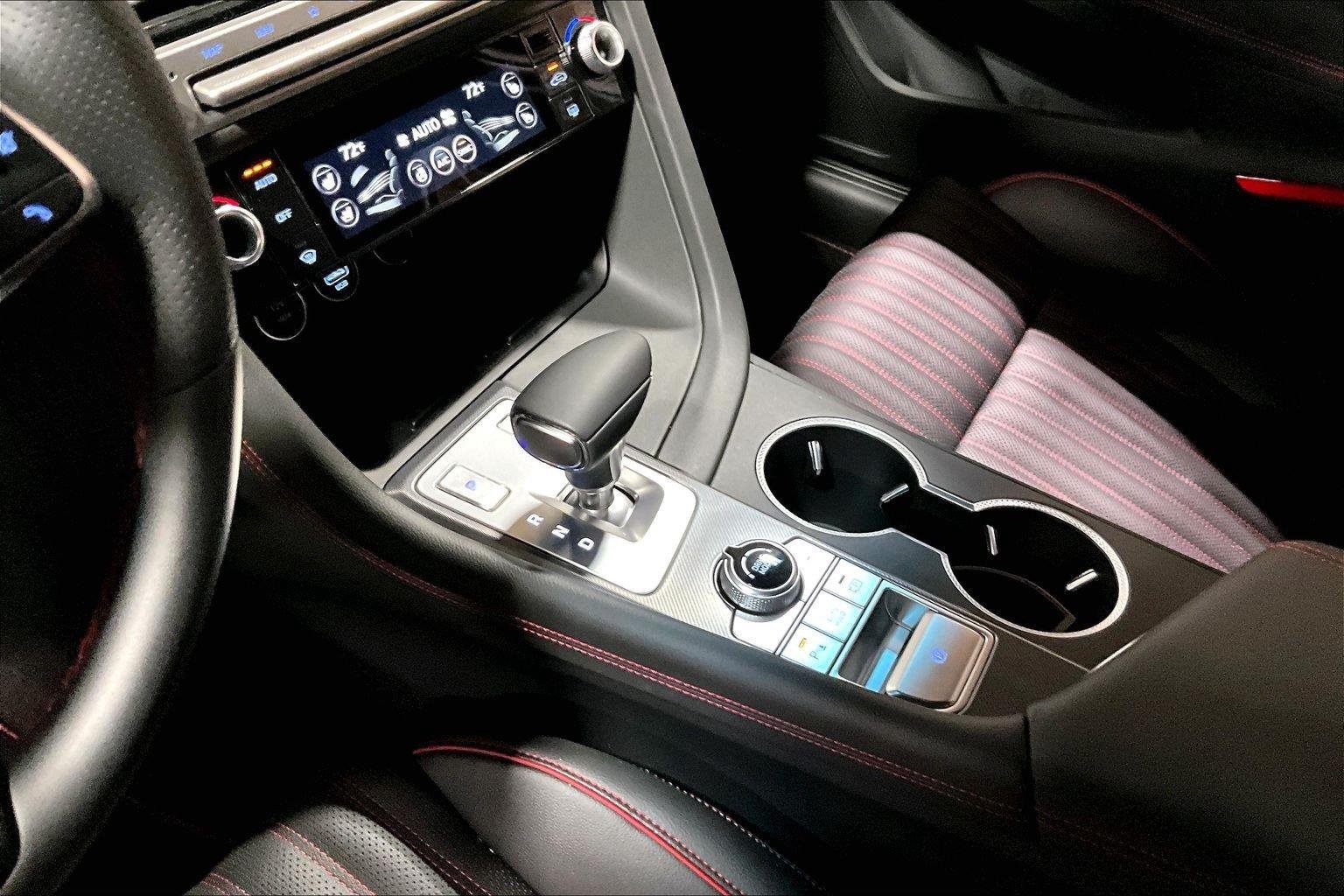 New 2026 Uyuni White Genesis 3.3T SPORT PRESTIGE image 29
