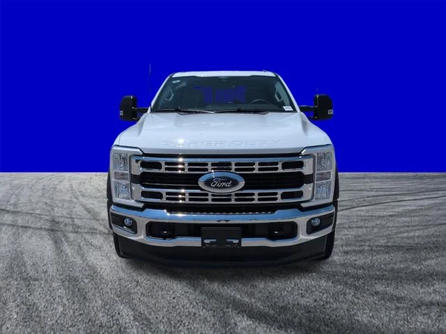 New 2026 Oxford White Ford F-450® XL image 9