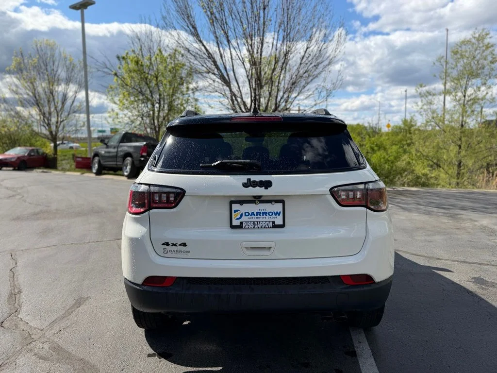 Used 2019 White Jeep Latitude image 4