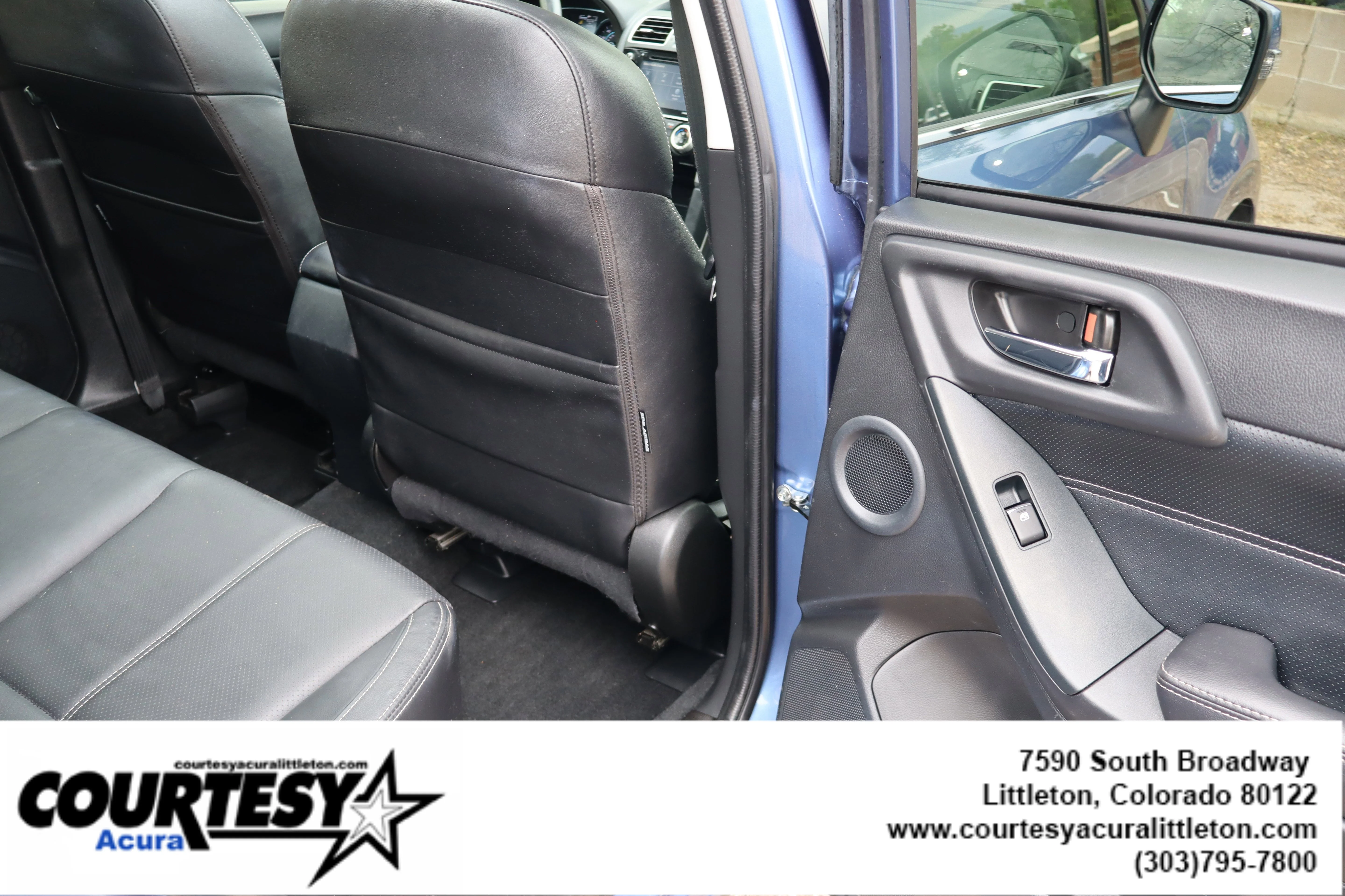 Used 2018 Quartz Blue Pearl Subaru Touring image 31