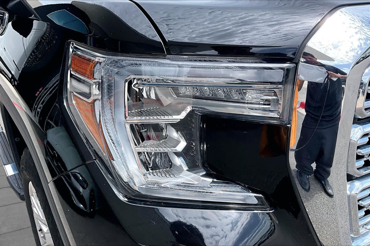 Used 2019 Onyx Black GMC Denali image 27