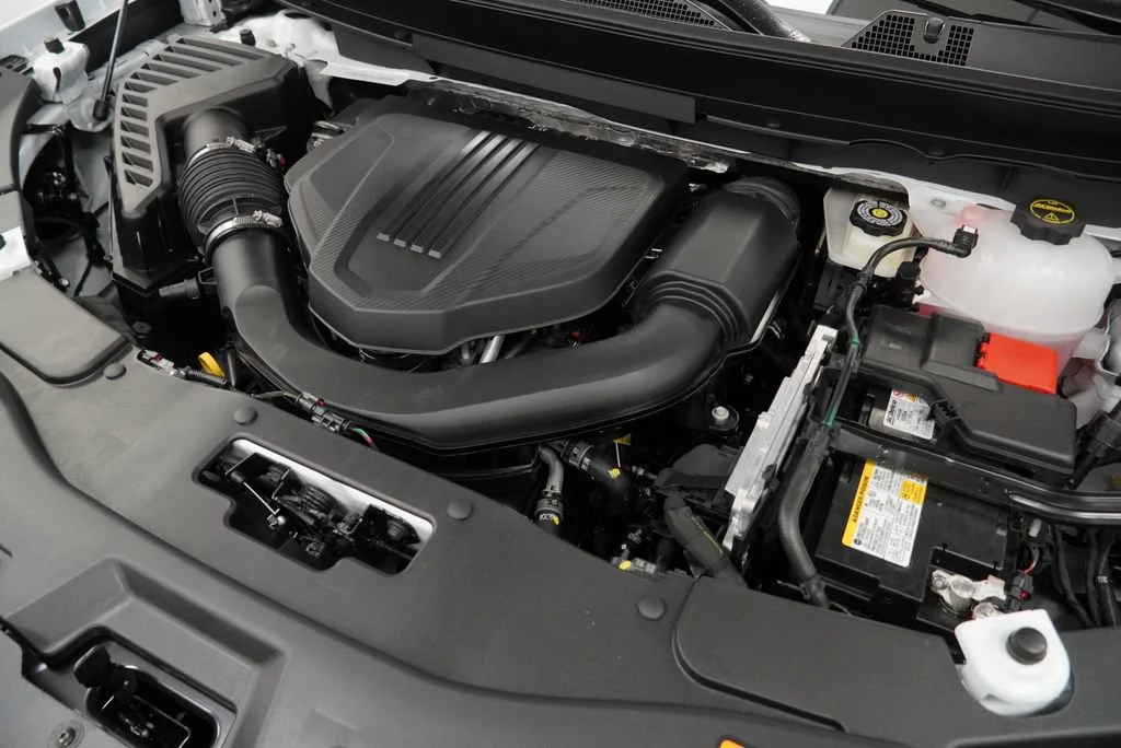 New 2027 Summit White Chevrolet LT image 41