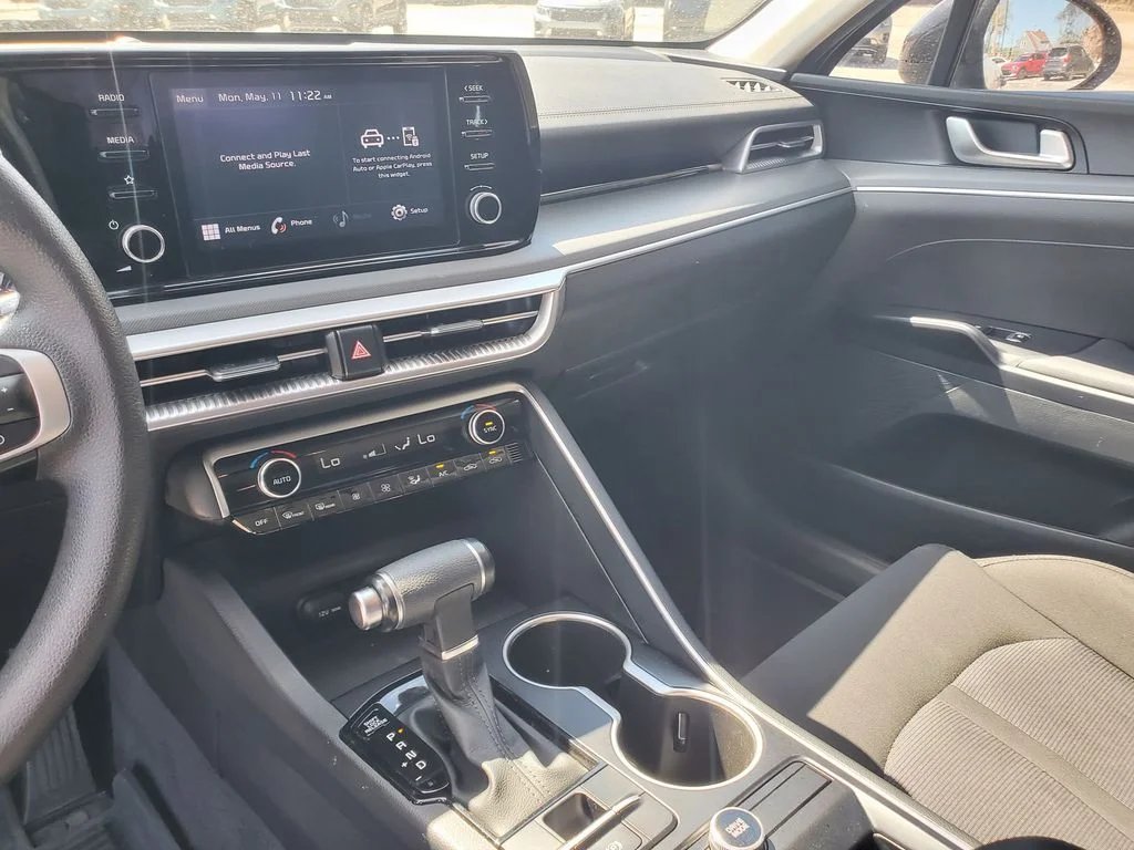 Used 2023 Black Kia LXS image 15