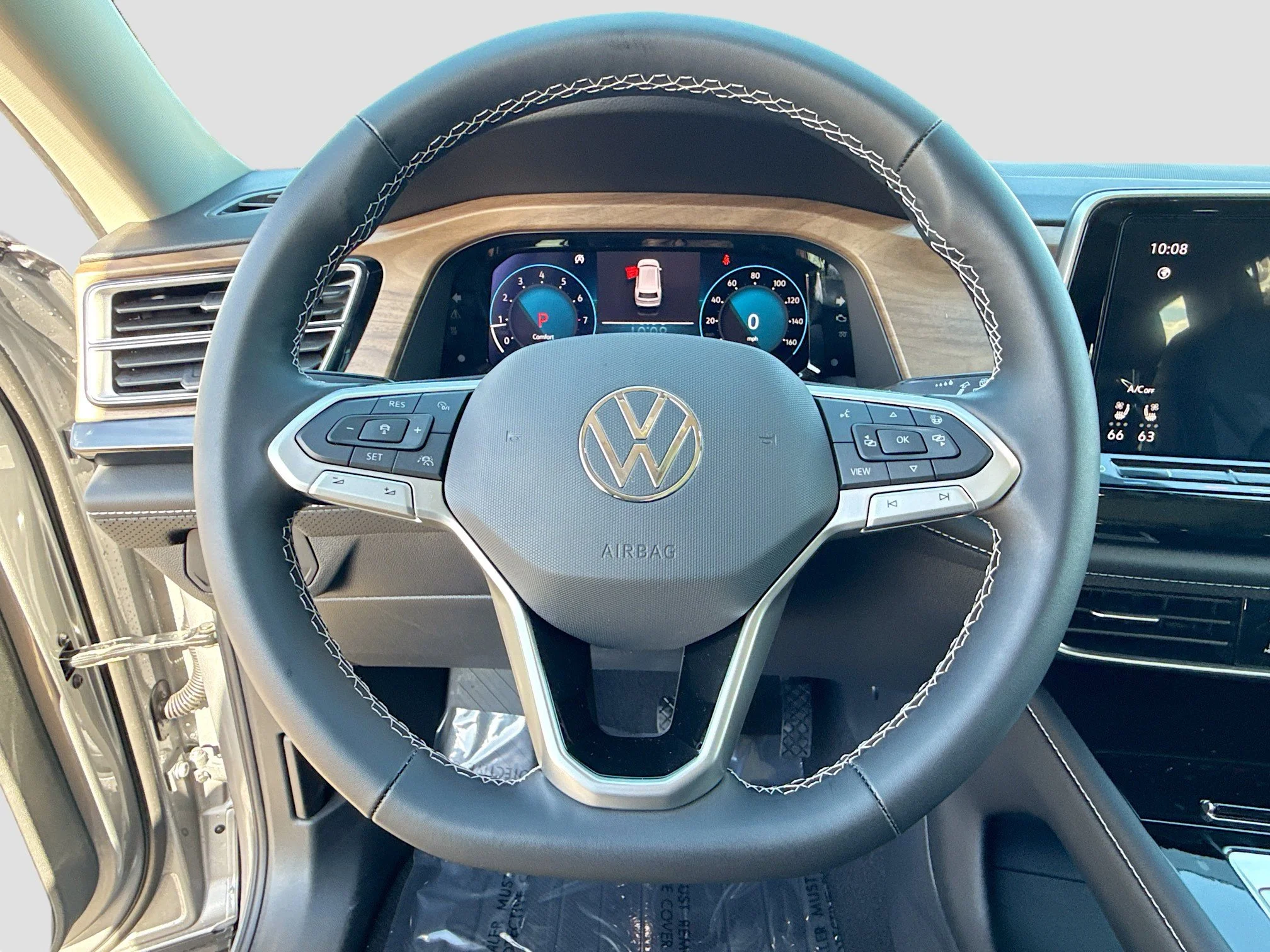 New 2026 Mist Volkswagen 2.0T SE w/Technology image 39