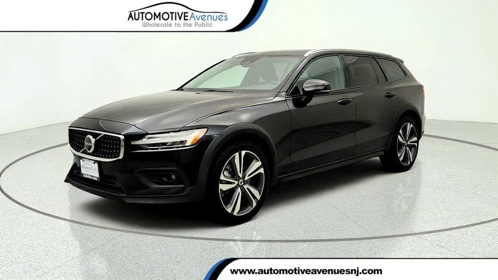 2025 Volvo V60 Cross Country