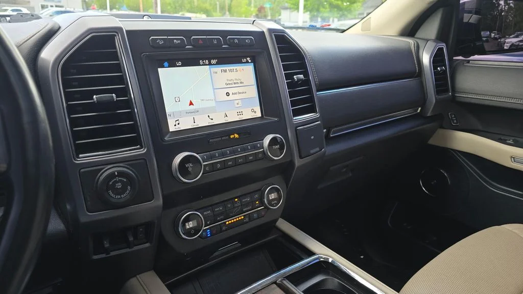 Used 2019 Black Metallic Ford Platinum image 35