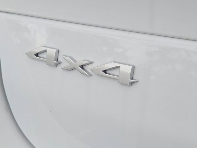 New 2026 Bright White Clear-Coat Exterior Paint Jeep Laredo image 21