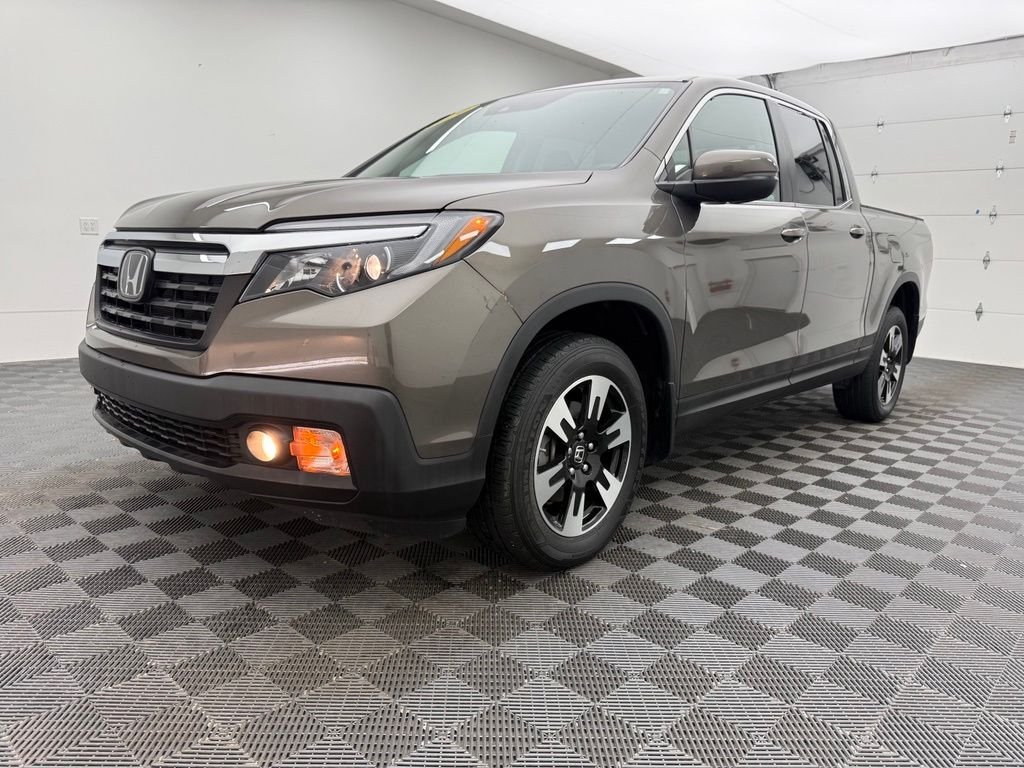 Used 2020 Pacific Pewter Metallic Honda RTL image 2