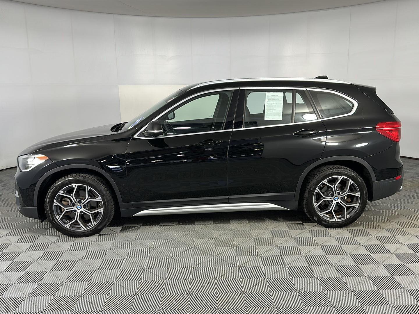 Used 2021 Jet Black BMW xDrive28i image 5