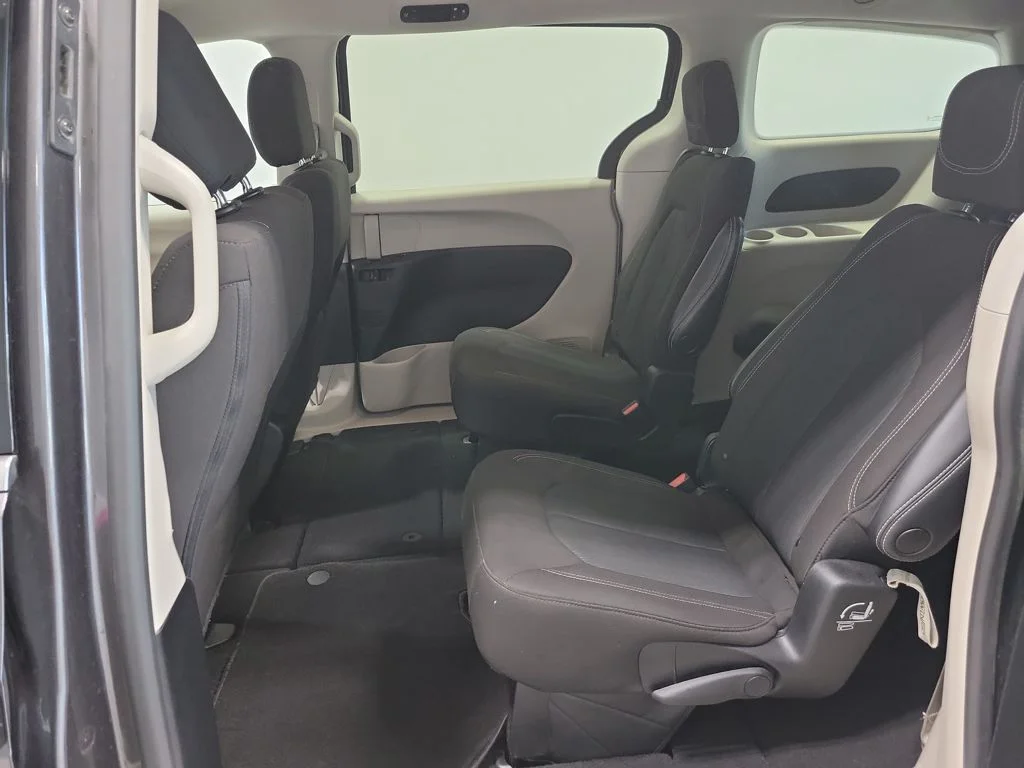 Certified Used 2023 Gray Chrysler LX image 30