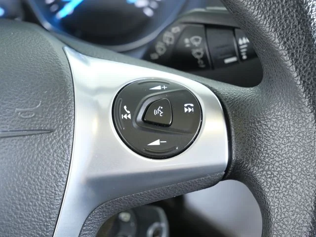 Used 2015 Orange Ford SE image 30