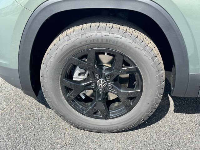 New 2026 Avocado Green Pearl Volkswagen 2.0T Peak Edition image 10