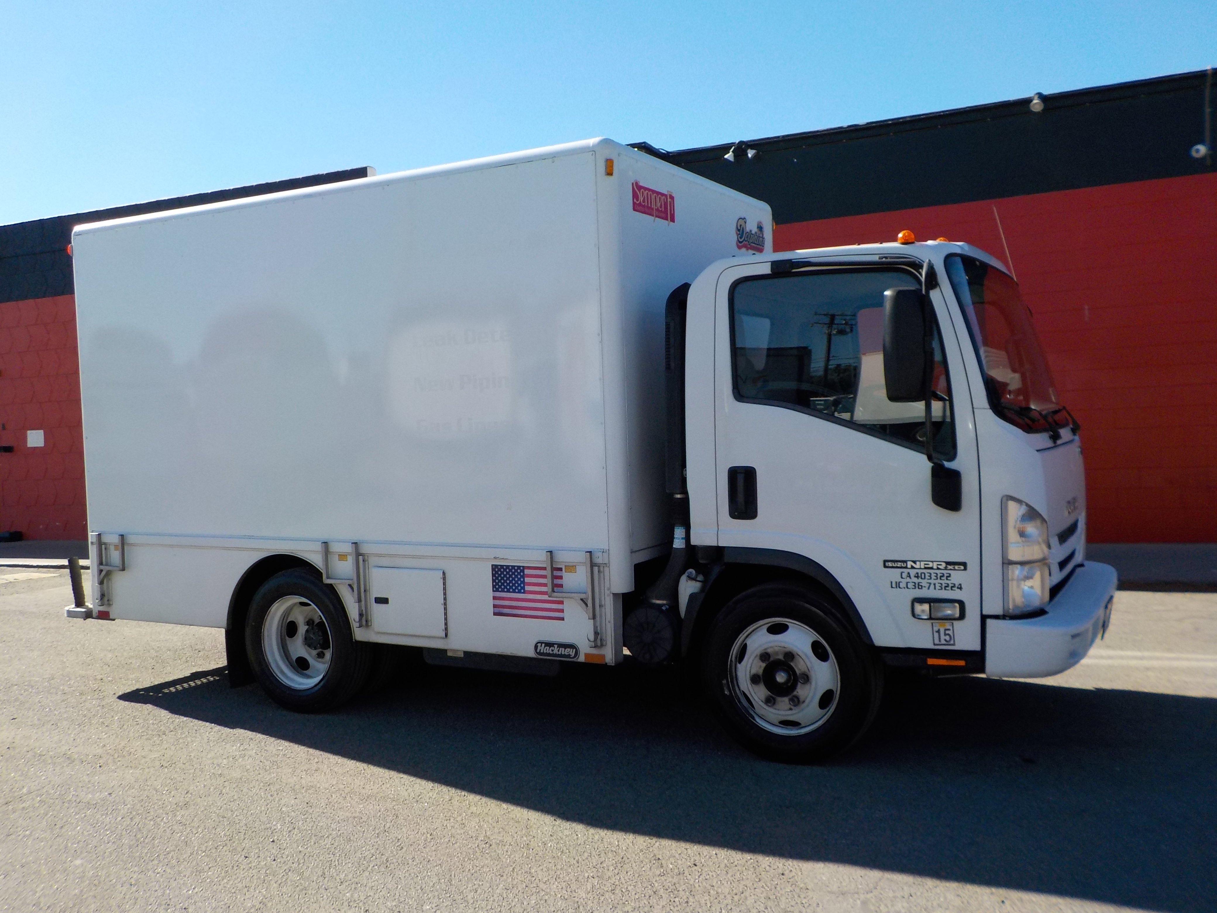 2017 Isuzu NPR-XD's photo