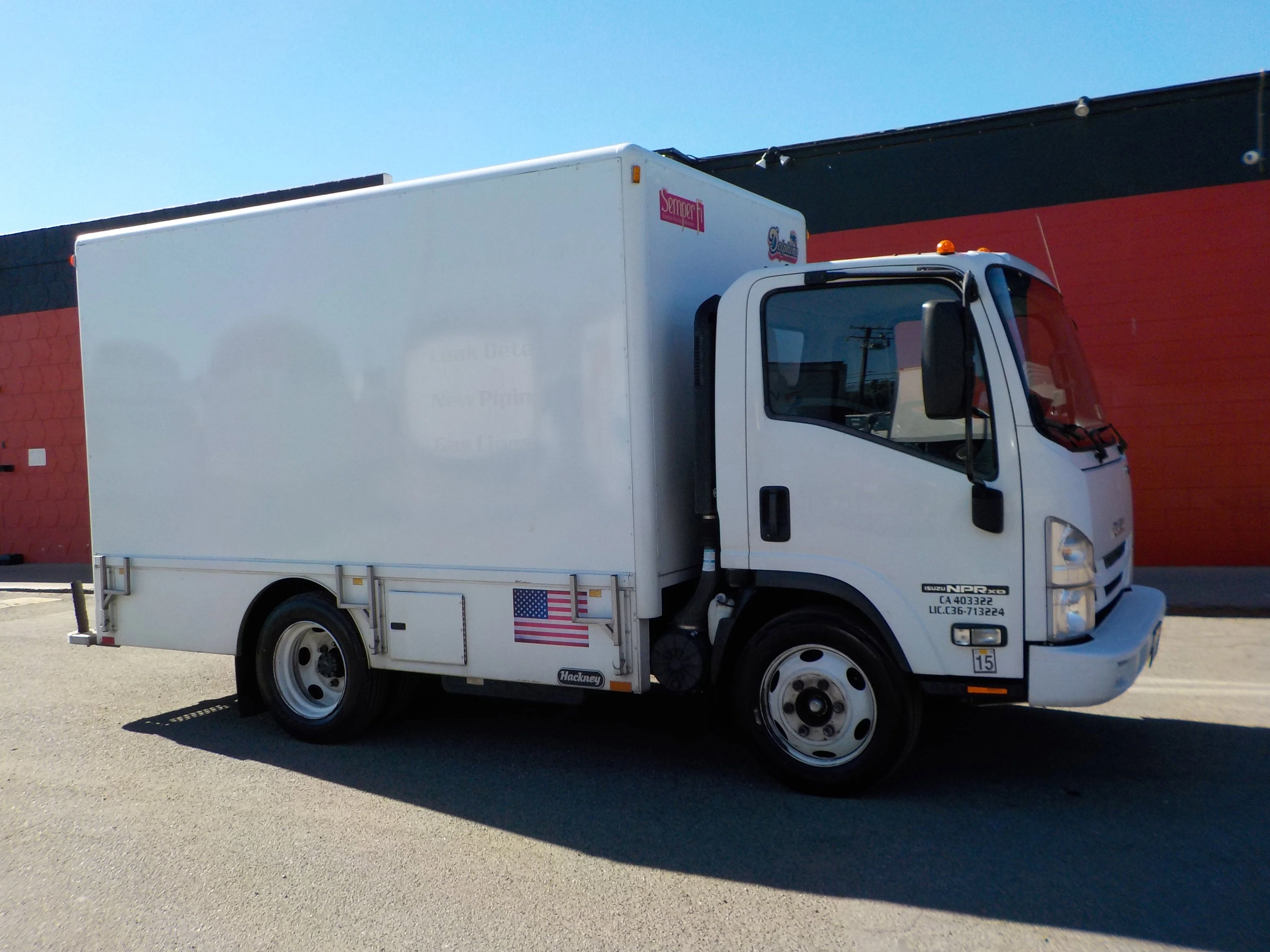 2017 Isuzu NPR-XD's photo