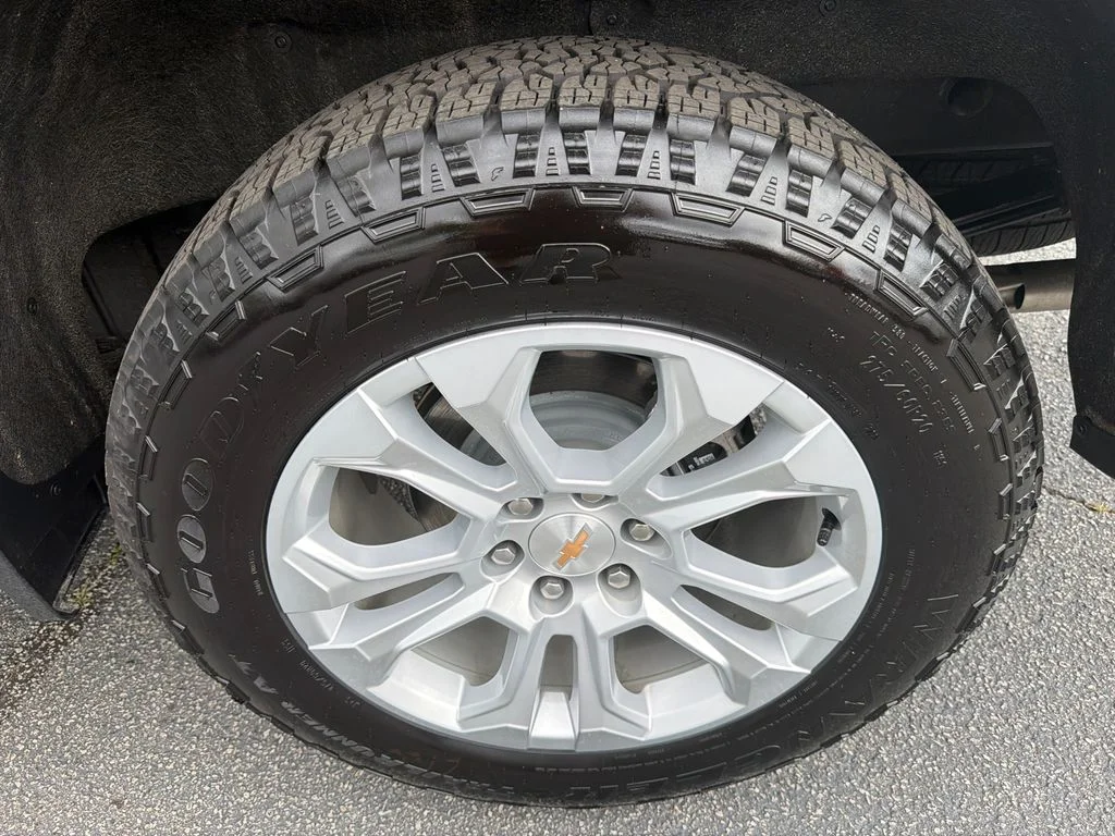 Used 2025 Gray Chevrolet LTZ image 19
