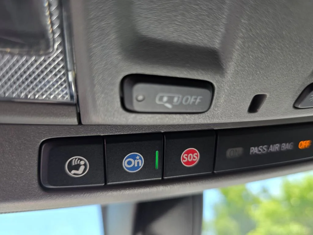 Used 2022 Summit White Chevrolet RST image 25