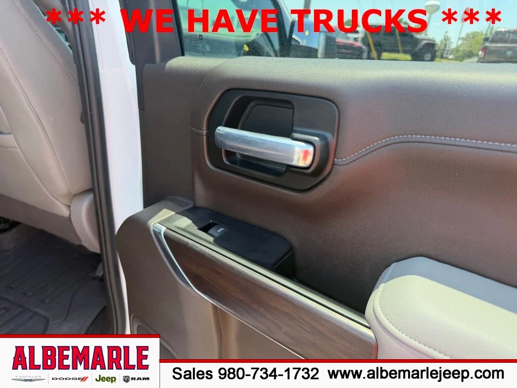 Used 2020 White GMC SLT image 35