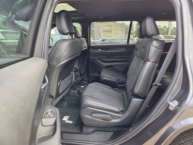 New 2025 Baltic Gray Metallic Clear-Coat Exterior Paint Jeep Altitude X image 28