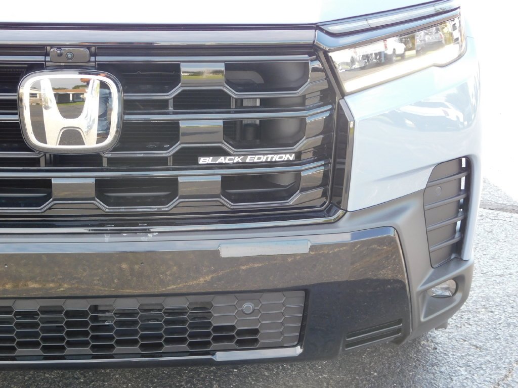 New 2026 Sonic Gray Pearl Honda Black Edition image 9