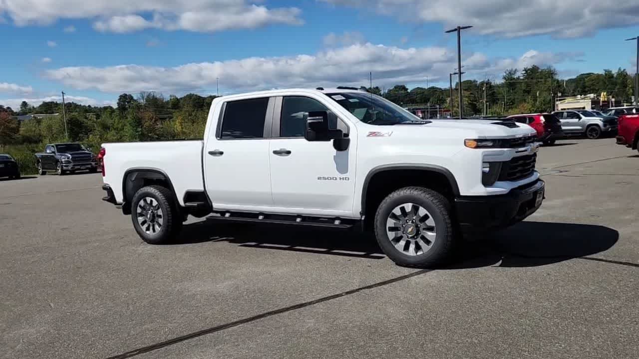 2026 Chevrolet Silverado 2500 HD Custom - Photo 2