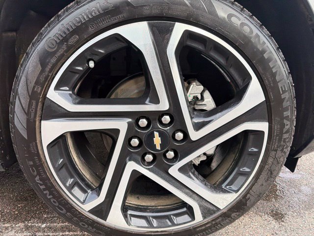 Used 2025 Sterling Gray Metallic Chevrolet LT image 5