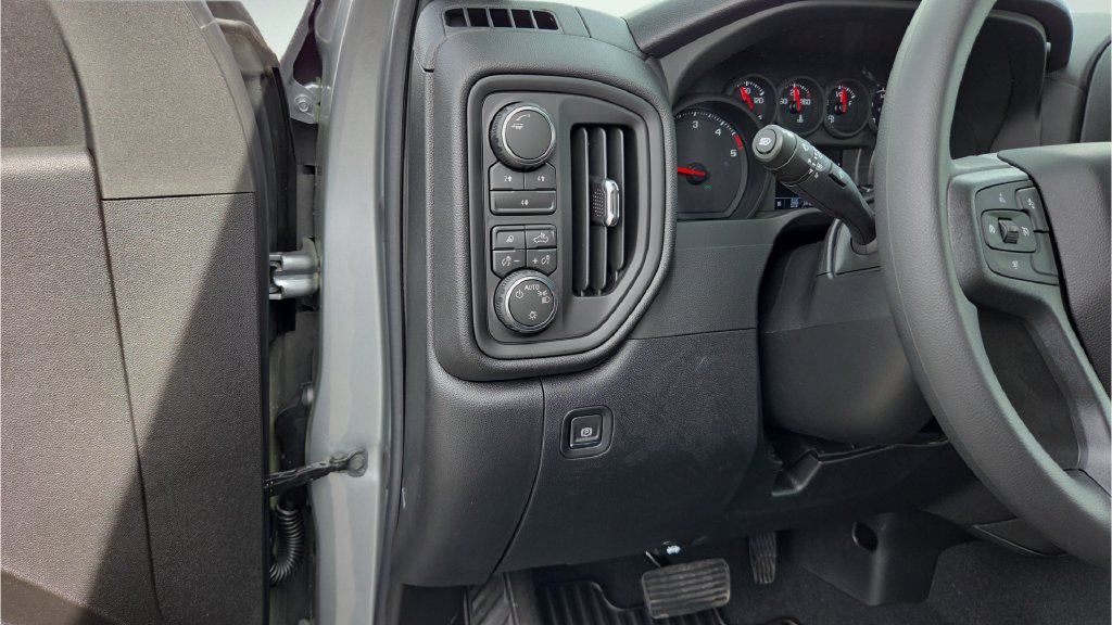 2026 Chevrolet Silverado 2500 HD Custom - Photo 43