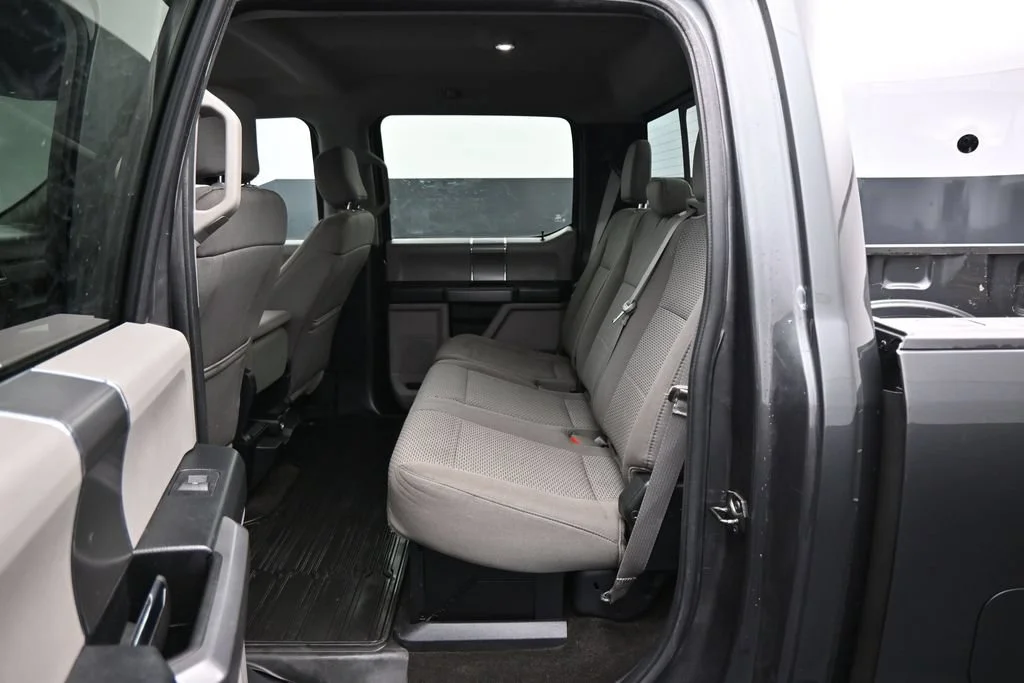 Used 2018 Gray Ford XLT image 27