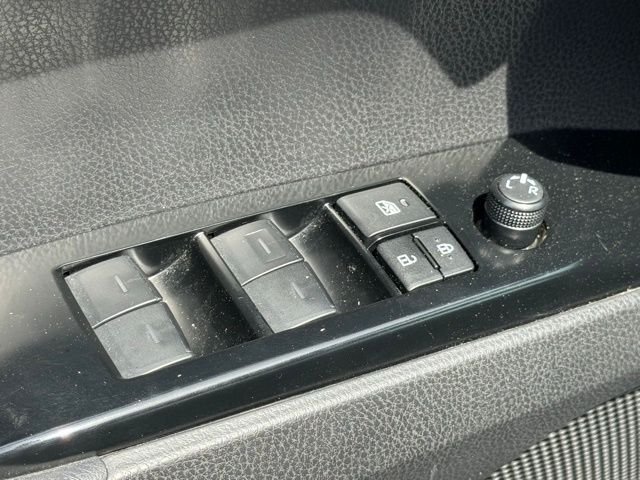 Used 2025  Toyota SE image 19