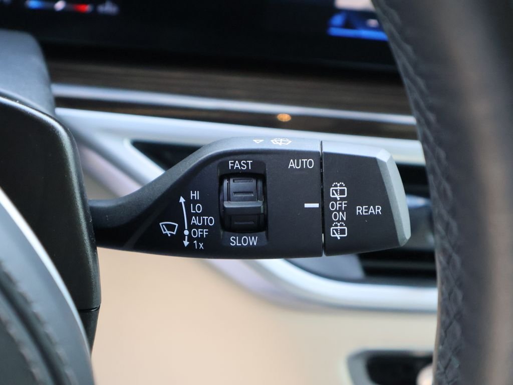 Used 2023 Carbon Black Metallic BMW xDrive40i image 101