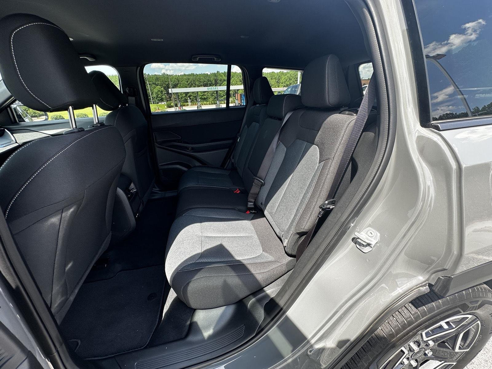 New 2026 Sting-Gray Clear-Coat Exterior Paint Jeep Laredo image 10