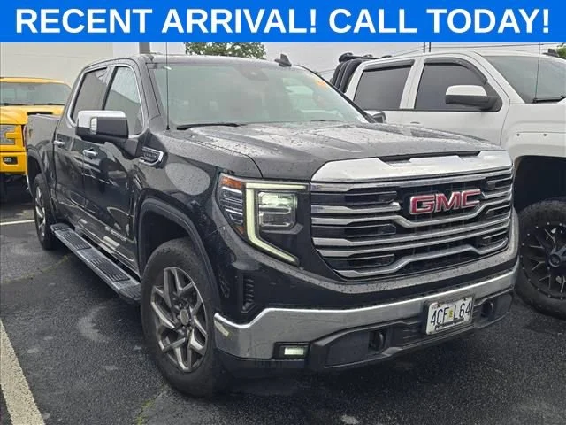 2023 GMC Sierra 4WD Crew Cab Short Box SLT's photo