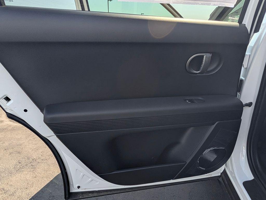 New 2026 White Hyundai SE image 15