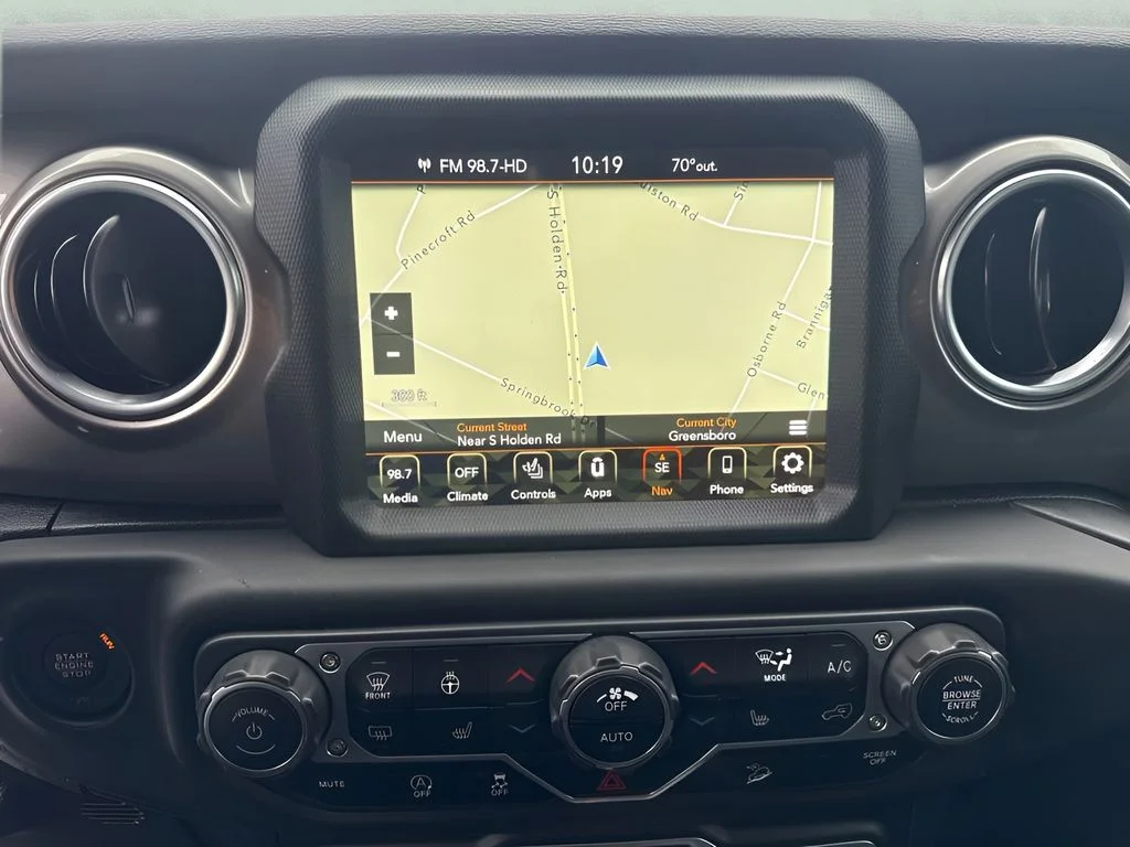 Used 2018 White Jeep Unlimited Sahara image 8